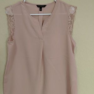 Women's sleeveless blouse